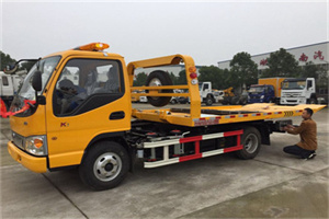 连南哪里有拖车服务